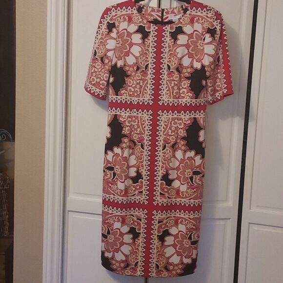 London Times Dresses & Skirts - London Times Red Black Floral Trellis Scuba Sheath Dress Size 8
